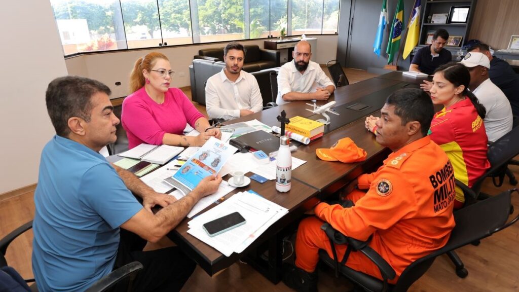Reunião no gabinete do prefeito Marçal Filho tratou sobre detalhes sobre o retorno da Meia Maratona do Fogo. Foto: A. Frota