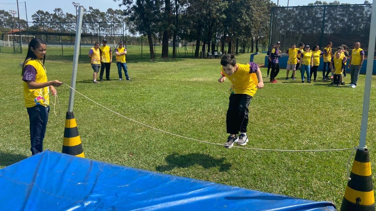 Aproximadamente 200 alunos, com e sem deficiências, participarão da etapa do festival paralímpico em Dourados neste sábado. Divulgação/Assecom