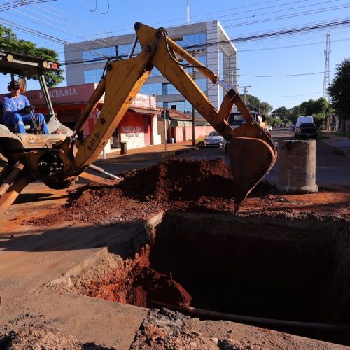 Obra está sendo executada no cruzamento das ruas Monte Alegre com Menote Marques de Mattos – Foto: A. Frota