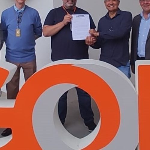 Marçal e Luís Roberto com os diretores da GOL na sede da empresa em São Paulo. Divulgação/Agecom