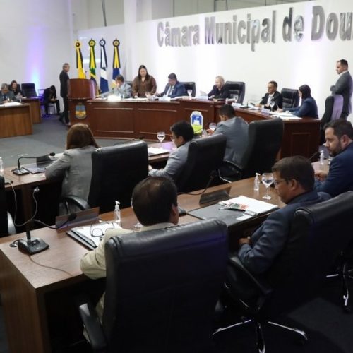 Projeto de autoria dos vereadores Sargento Prates, Liandra da Saúde e Dalton foi aprovado e sancionado pelo prefeito Marçal Filho. Divulgação/CMD
