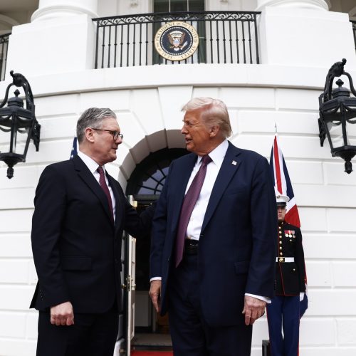 O primeiro-ministro Keir Starmer se encontra com o presidente dos EUA, Donald Trump