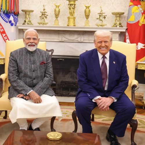 O primeiro-ministro se encontra com o presidente dos EUA, Sr. Donald Trump, na Casa Branca em Washington DC, EUA, em 13 de fevereiro de 2025.
