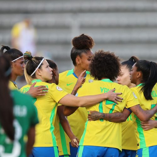 Força coletiva: mesmo com time alternativo, Brasil ditou o ritmo do jogo
Créditos: Lívia Villas Boas / CBF