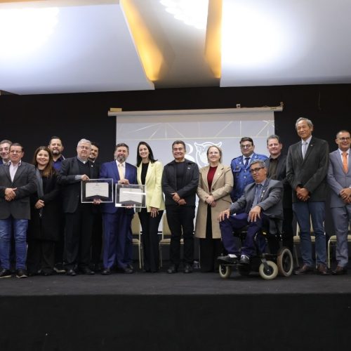O prefeito Marçal Filho discursa durante solenidade de posse da nova diretoria da Associação Comercial e Empresarial de Dourados
Foto: A. Frota