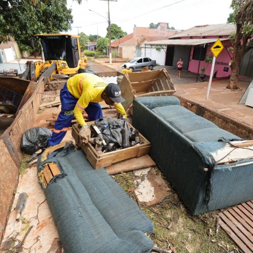 Mutirão do Canaã I recolheu 247 toneladas de resíduos da frente da casa dos moradores e em caçambas em pontos estratégicos – Foto: A. Frota