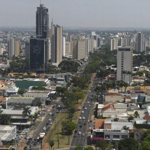 Semana começa com tempo firme, mas podem ter chuvas pontuais pelo Estado