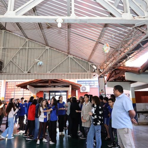 Prefeito Marçal Filho verifica obra do refeitório da Escola Rosa Câmara realizada durante o recesso escolar que oferece mais segurança e comodidade para a comunidade escolar- Foto: A. Frota