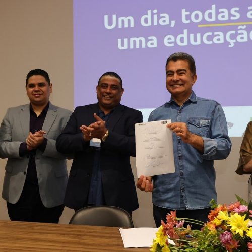 Lançamento do programa Lampiar ocorreu nesta sexta-feira durante encontro de apresentação entre diretores, coordenadores e equipe de formação – Foto: A. Frota