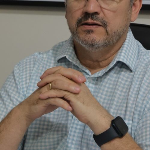 Secretário municipal de Planejamento, Fábio Luís, fala sobre os serviços que serão prestados de forma online pela Prefeitura de Dourados. Foto: A. Frota