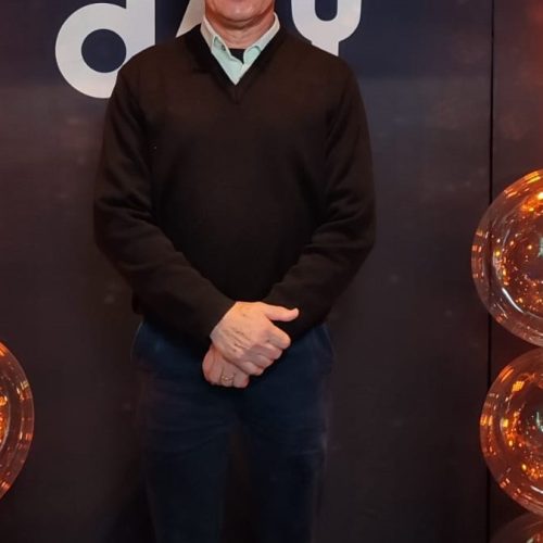 O secretário de Desenvolvimento Econômico e Inovação, Antônio Freire, ao chegar para a solenidade de homenagem ao cooperativismo de Dourados. Divulgação/Assecom
