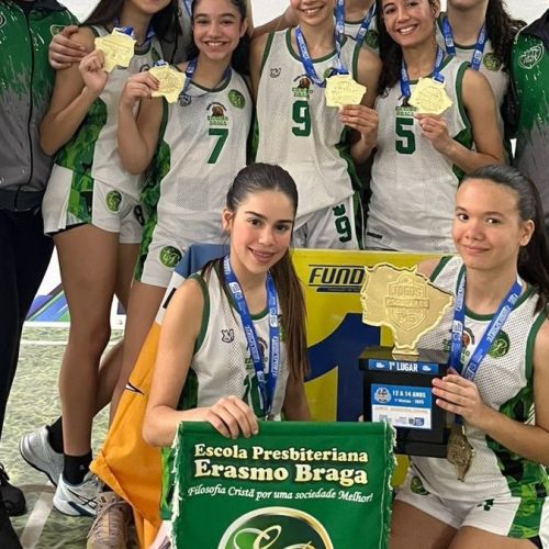 Equipe de basquete feminino da Escola Erasmo Braga vai representar o MS nos Jogos Escolares Brasileiros. Divulgação/Setesc