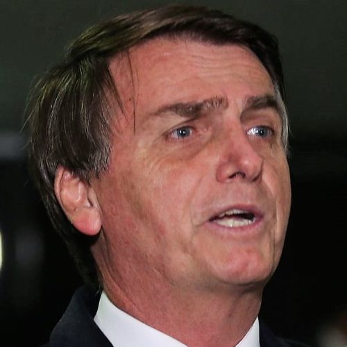 Brasília - Os deputados Jair Bolsonaro e Eduardo Bolsonaro falam com a imprensa (Fábio Rodrigues Pozzebom/Agência Brasil)