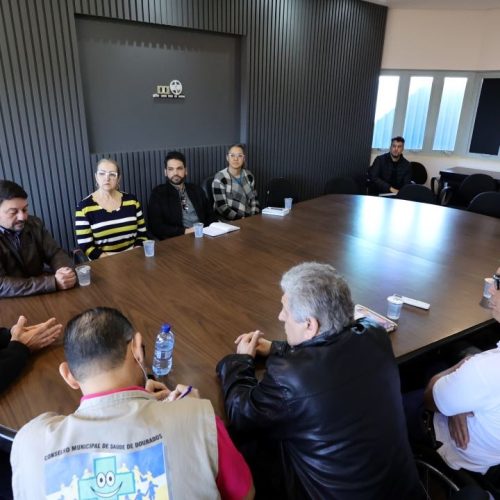 Reunião na manhã desta quarta-feira marcou o anúncio do aporte de R$ 3 milhões da Prefeitura de Dourados para a Fundação de Serviços de Saúde. Foto: A. Frota