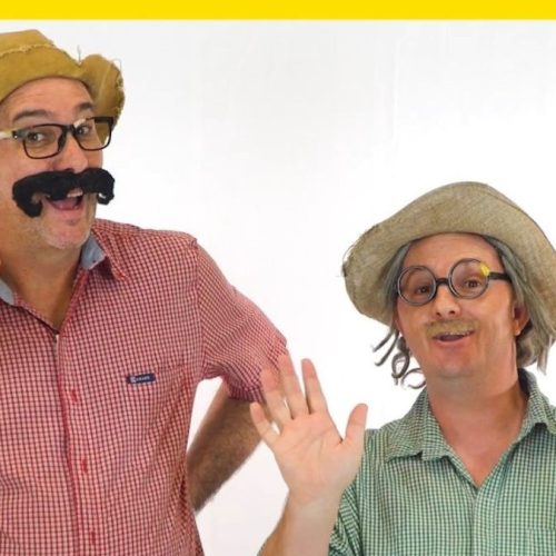 Os humoristas Tchó e Béppi se apresentam na noite deste sábado, na Praça Antônio João, centro de Dourados. Foto: Divulgação/Assecom