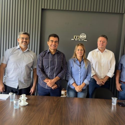 Presidente da MS Gás, Cristiane Schimidt, e diretores da estatal com o prefeito Marçal Filho e os secretário Fábio Luís e Jorge de Lúcia. Foto: A. Frota