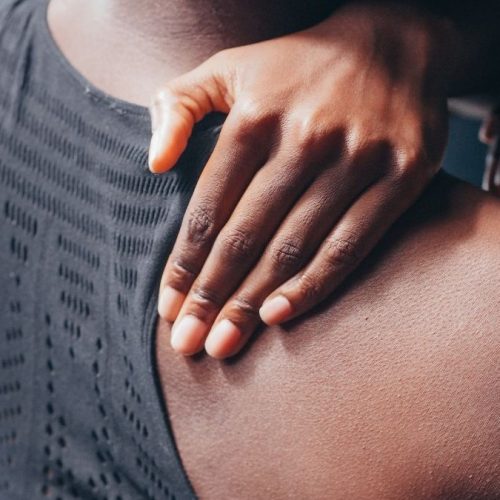 A fibromialgia é uma síndrome clínica caracterizada por dor muscular generalizada e crônica, por isso, hoje tem os mesmos direitos assegurados às pessoas com deficiência em Dourados. Foto: Divulgação