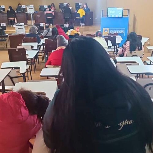 Beneficiários dos programas sociais dos governos municipal, estadual e federal são atendidos no mutirão do CadÚnico realizado pela Prefeitura de Dourados. Foto: Assecom