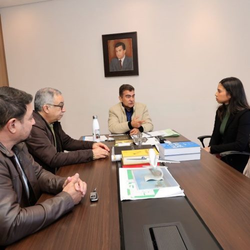 Débora Luíza, representante da Taticca, com o secretário de Saúde, Márcio Figueiredo, e a presidente da Funsaud, Maria Izabel de Aguiar, durante audiência com o prefeito Marçal Filho. Foto: A. Frota