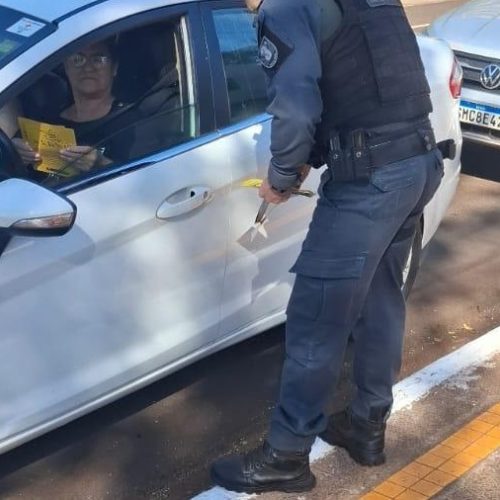 Blitz educativa abordou necessidade de se respeitar as leis de trânsito- Fotos: Divulgação- Assecom