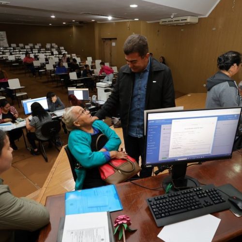 Prefeitura montou vários guichês para agilizar o atendimento das pessoas que comparecerem ao mutirão do Cadastro Único. Foto: A. Frota