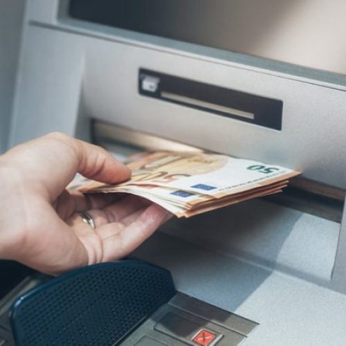 Prefeitura antecipa salários de 9.338 servidores