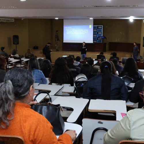 Prefeito Marçal Filho acompanhou momento de capacitação na saúde e orientou profissionais ao atendimento humanizado- A Frota