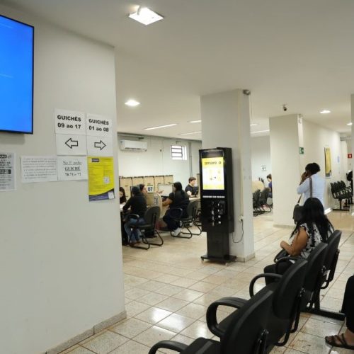 Contribuinte pode negociar seus débitos com o município diretamente na Central do Cidadão e ganhar descontos de 70% no pagamento à vista. Foto: A. Frota