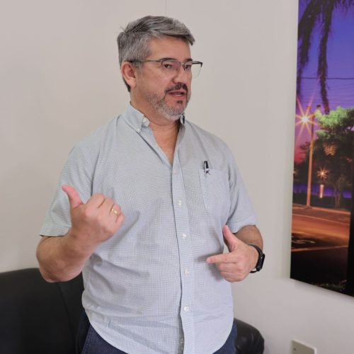Árvores serão avaliadas e serão erradicadas quando estiverem doentes para impedir que tombem sobre carros ou casas, informou o Secretário de Planejamento, Fábio Luís. Foto: A. Frota