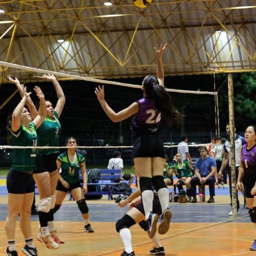 Jogos Abertos de Dourados começaram na segunda-feira com disputas na modalidade de voleibol, no Jorjão. Foto: A. Frota