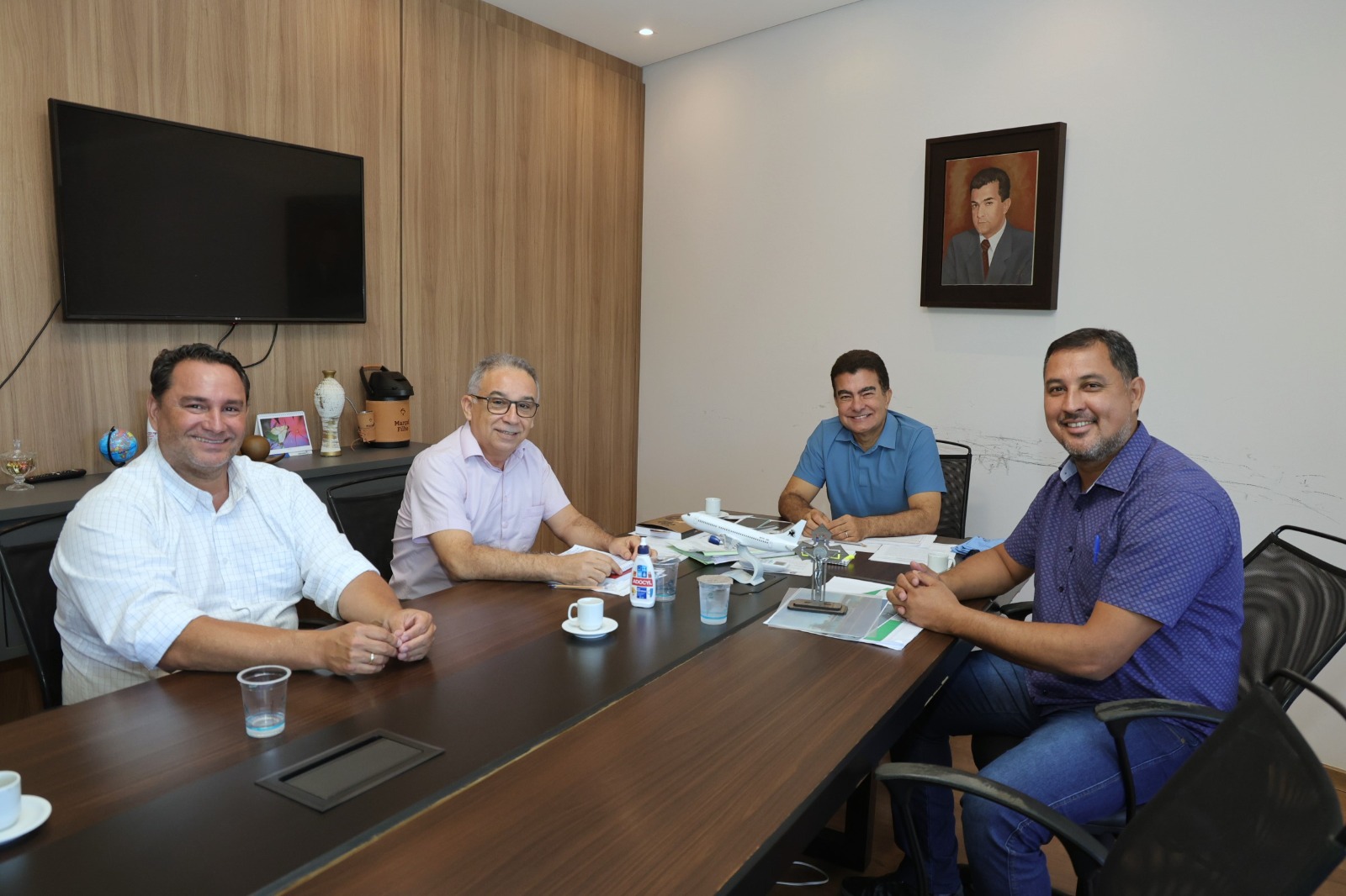 Prefeito Marçal Filho Nomeia Vereador Márcio Pudim como Líder na Câmara Municipal de Dourados Prefeito Marçal Filho Nomeia Vereador Márcio Pudim como Líder na Câmara Municipal de Dourados