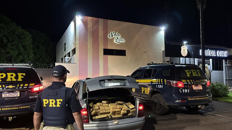 PRF Confisca 396 Kg de Maconha em Operação na BR-267 em Maracaju PRF Confisca 396 Kg de Maconha em Operação na BR-267 em Maracaju