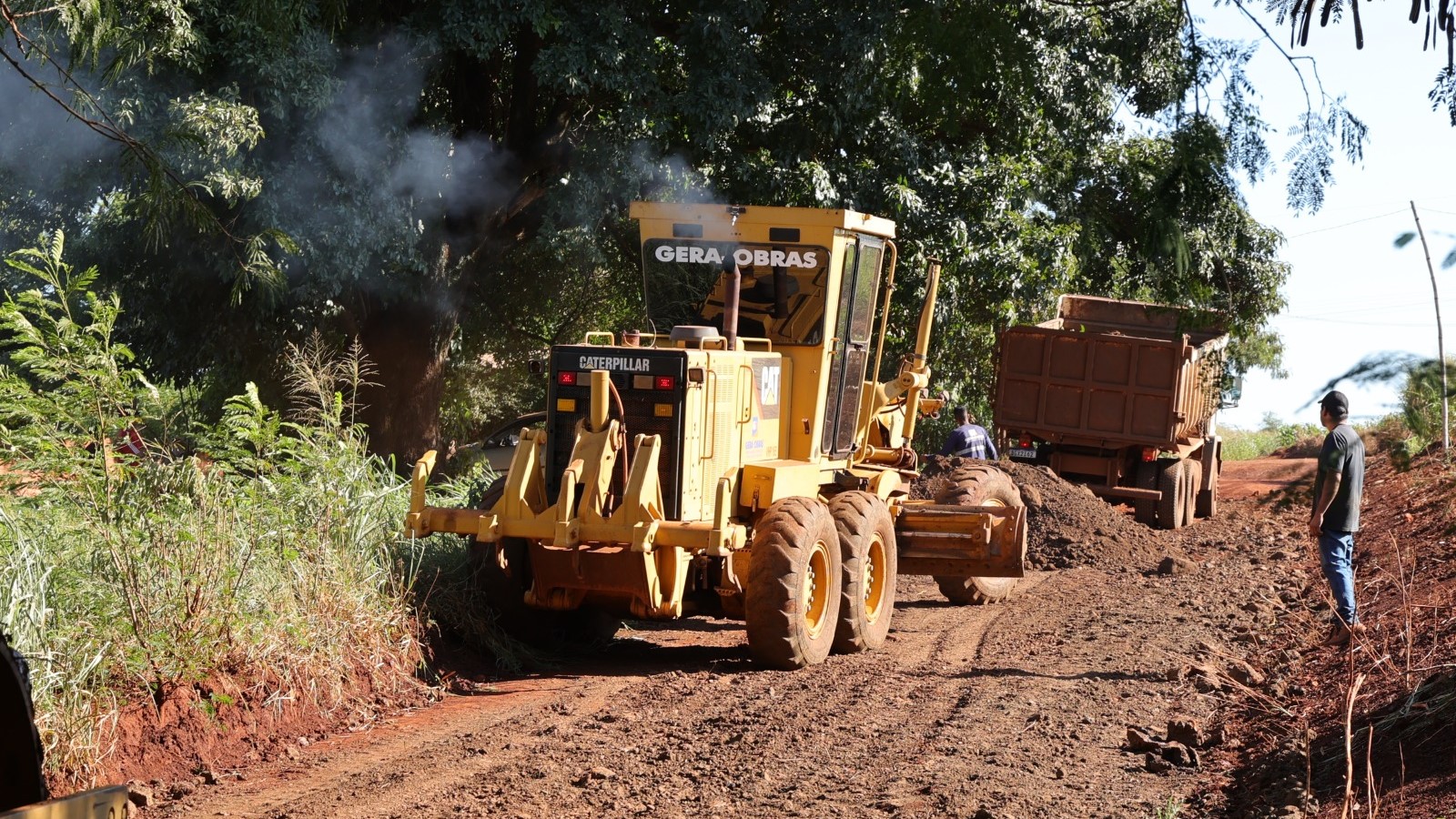 Prefeitura inicia cascalhamento em vias nunca atendidas na Reserva Indígena Prefeitura inicia cascalhamento em vias nunca atendidas na Reserva Indígena