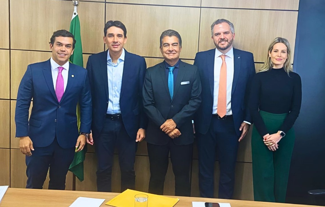 Dourados recebe 3 ministros para lançar obras do Aeroporto e casas na aldeia Dourados recebe 3 ministros para lançar obras do Aeroporto e casas na aldeia