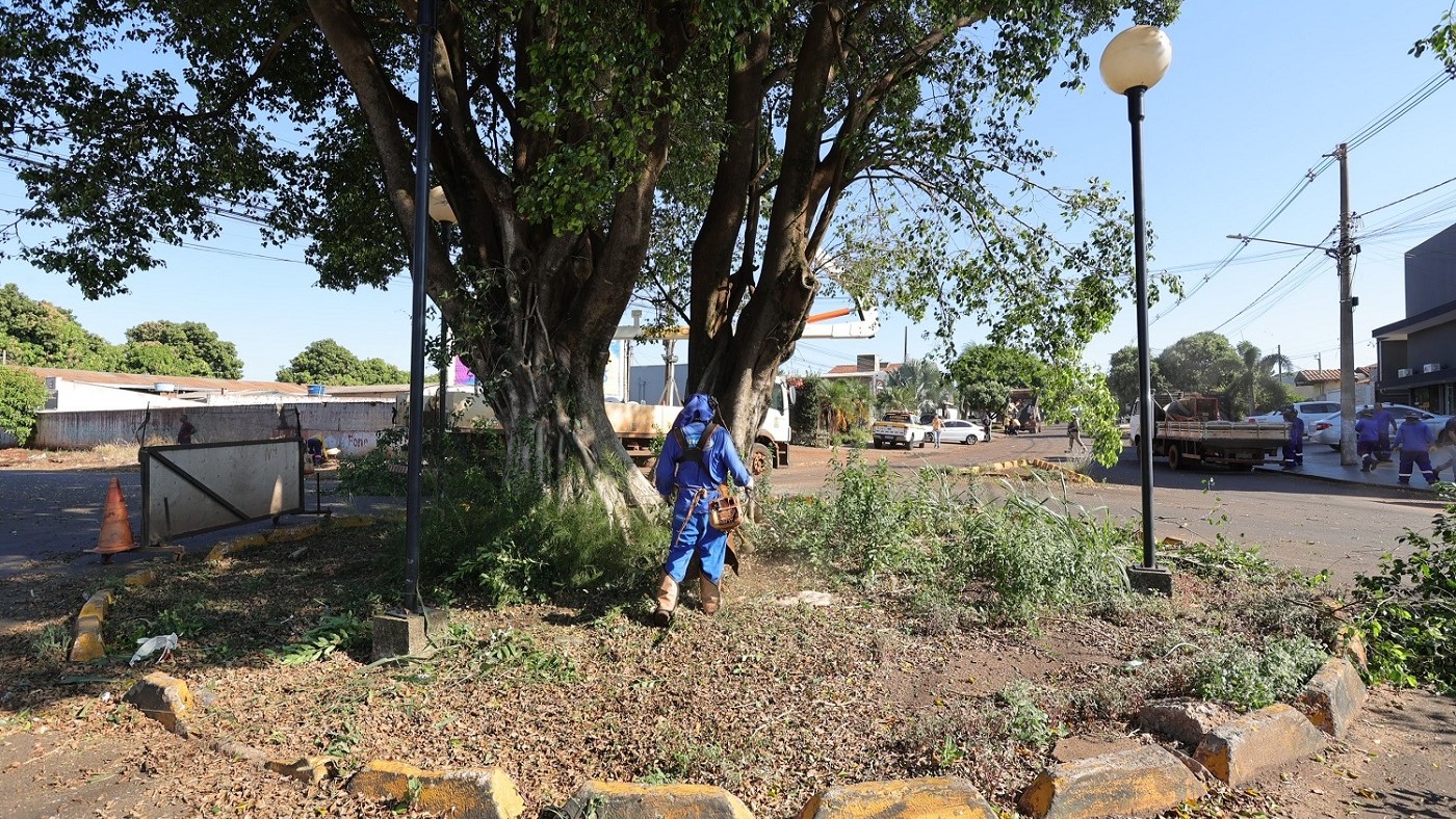 Prefeitura de Dourados Dá Início à Revitalização de Rotatória no Jardim Maringá