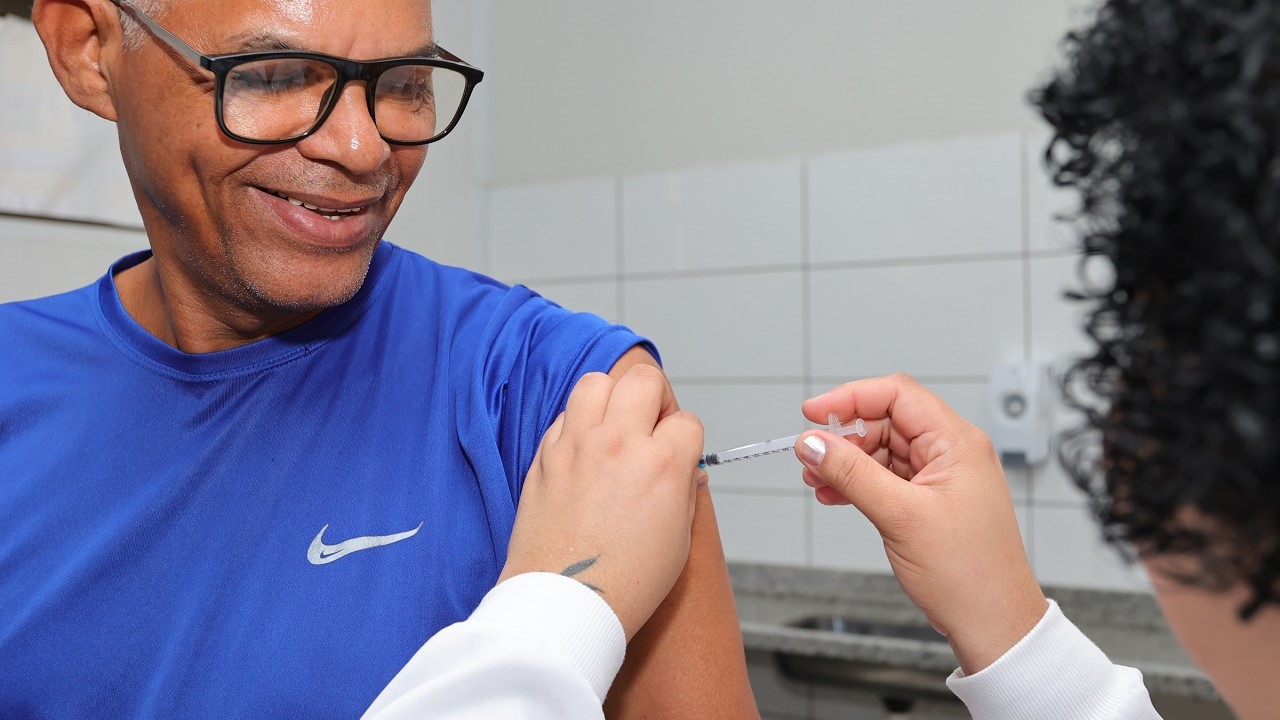 Dourados fará ‘Dia D’ para vacinar contra influenza e foco são idosos e crianças Dourados fará ‘Dia D’ para vacinar contra influenza e foco são idosos e crianças