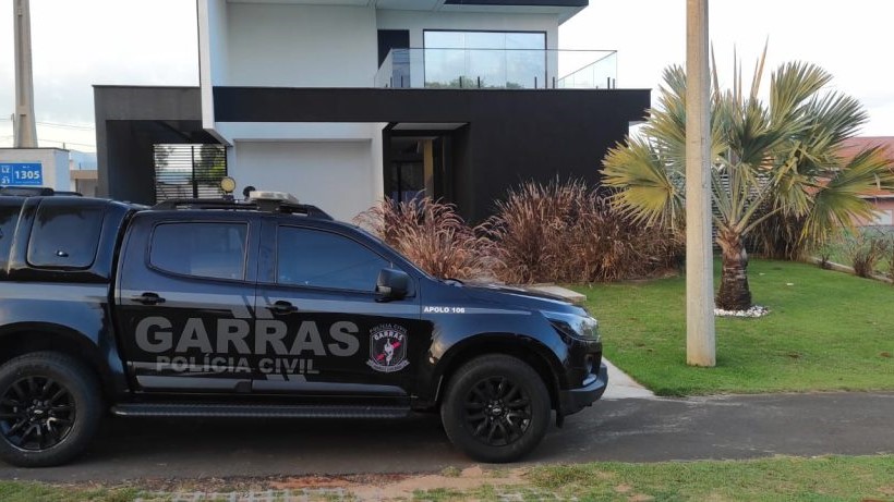 Polícia Civil deflagra operação “Juliano Varela” e cumpre mandados em quatro cidades de São Paulo Polícia Civil deflagra operação “Juliano Varela” e cumpre mandados em quatro cidades de São Paulo