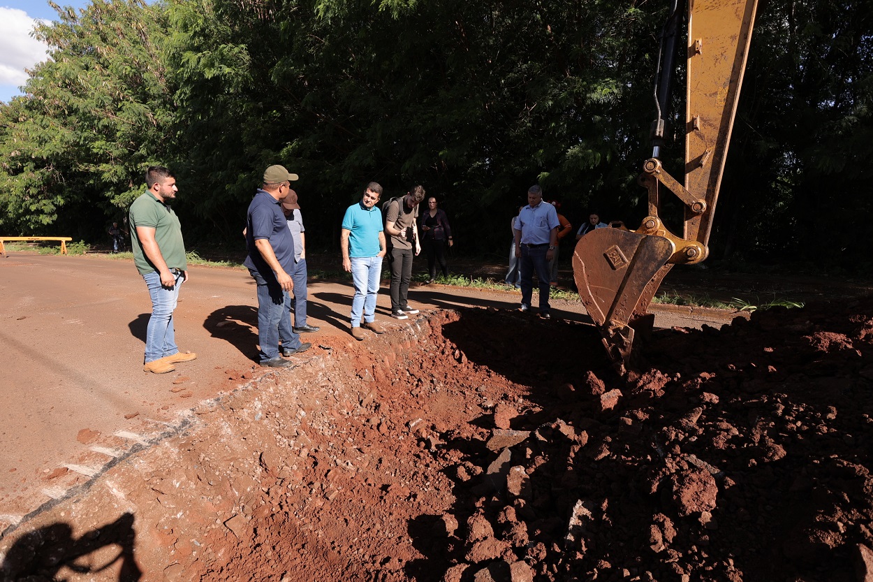 Prefeitura inicia recuperação da Via Parque em Dourados