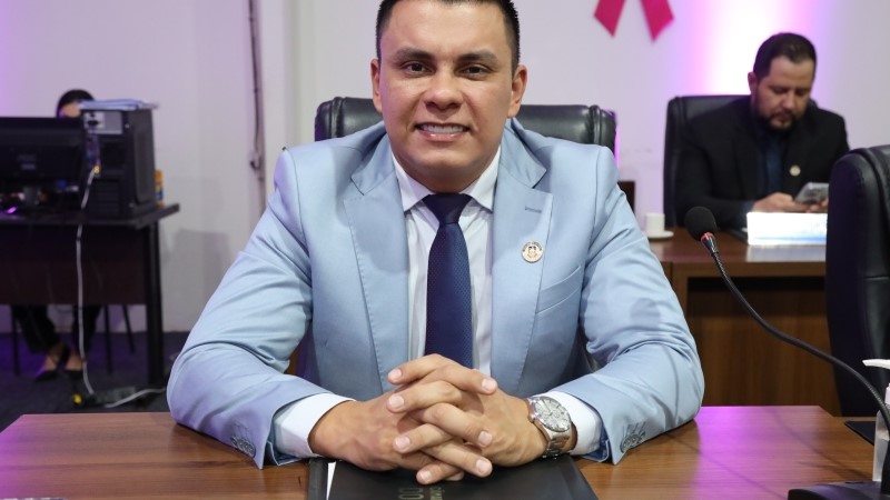Dalton solicita recapeamento urgente nas ruas no bairro Parque das Nações II