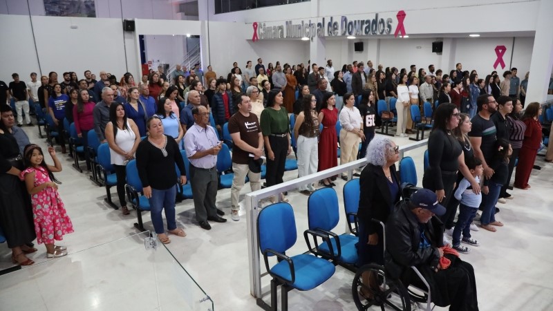 Câmara de Dourados celebra educadores em Sessão Solene