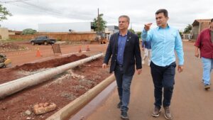 Vistoria técnica ocorreu na avenida Idelfonso Pedroso, que é a principal no bairro Jequitibás – Foto: A. Frota