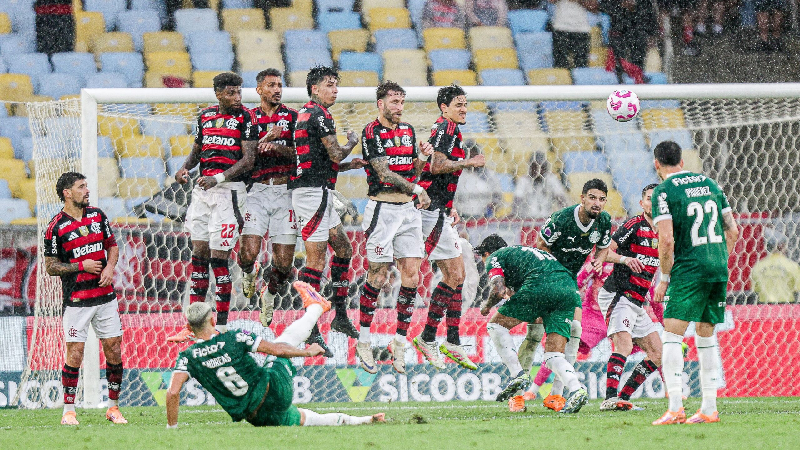 Em busca do tetra: Flamengo e Palmeiras decidem neste sábado (29) o título da Libertadores