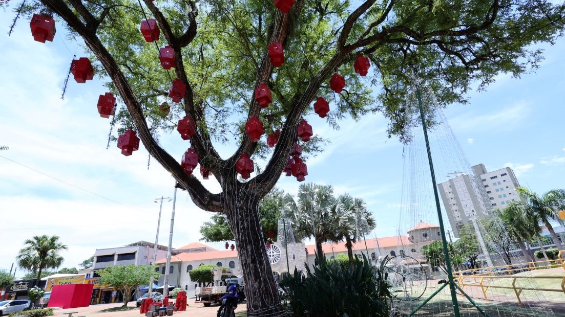 “Natal Encantado” começa dia 1º com chegada do Papai Noel e acendimento das luzes