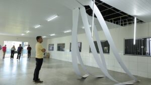 Prefeito Marçal Filho vistoriou o espaço e determinou que a Semsur realizasse os serviços de manutenção e a troca imediata do forro pela empresa Planew Engenharia – Foto: A. Frota