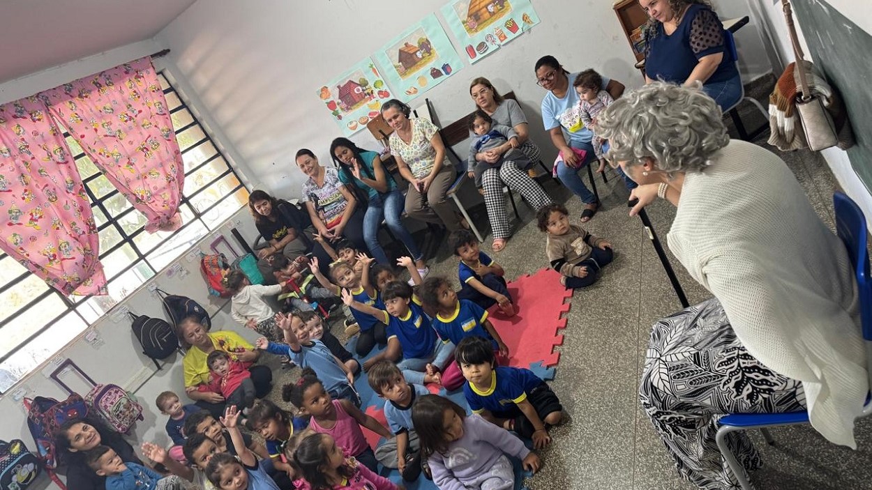 Prefeitura incentiva leitura e criatividade para crianças da Reme em parceria com o Sesi Prefeitura incentiva leitura e criatividade para crianças da Reme em parceria com o Sesi