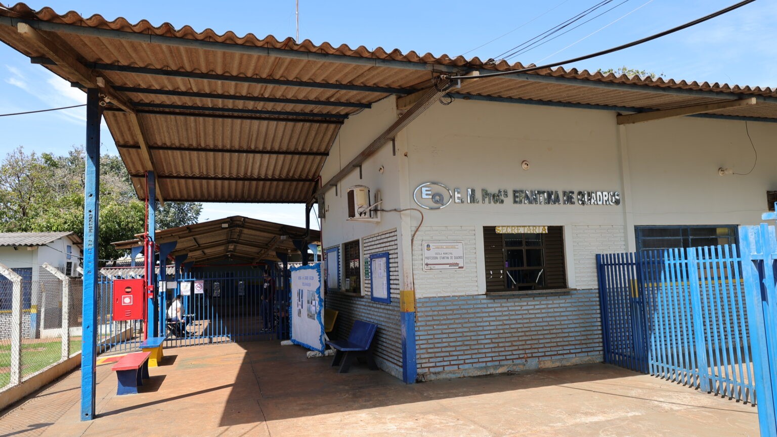 Secretaria de Educação inicia implantação de sistema de segurança contra incêndio em escolas da Reme Secretaria de Educação inicia implantação de sistema de segurança contra incêndio em escolas da Reme