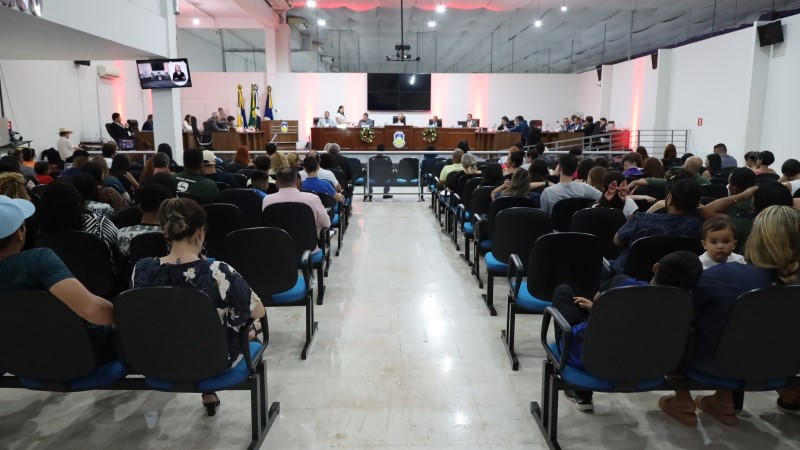 Em duas sessões, Câmara aprova orçamento para 2026, limpa a pauta e prepara recesso parlamentar