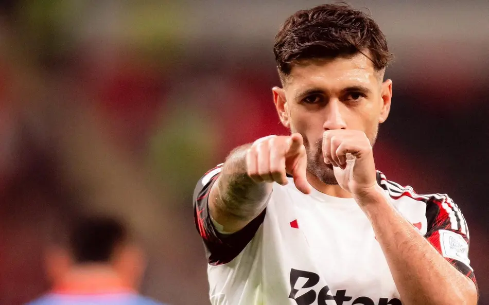 Arrascaeta brilha e Flamengo avança à semi da Copa Intercontinental