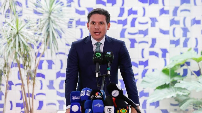 Motta anuncia que o Plenário vai decidir sobre os mandatos de Glauber, Zambelli e Ramagem