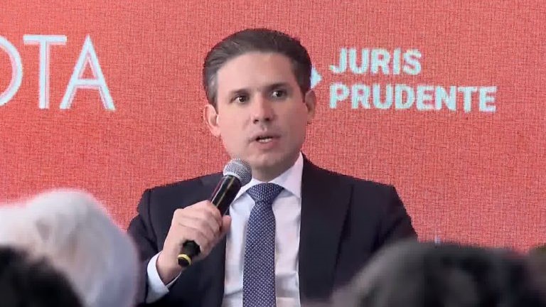 Hugo Motta: solução para crises entre os Poderes está no diálogo